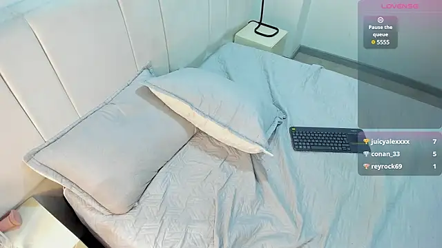 AbrilSonne online show from 02-19-25, 08:10