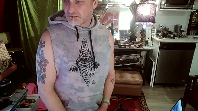 Snapshot of SilverandFox chatting on 03-18-25, 08:58 SilverandFox online show from 03-18-25, 08:58