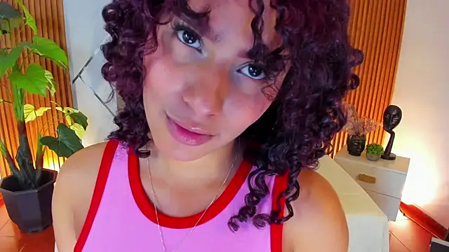 charlottee white online show from 12-18-25, 08:37