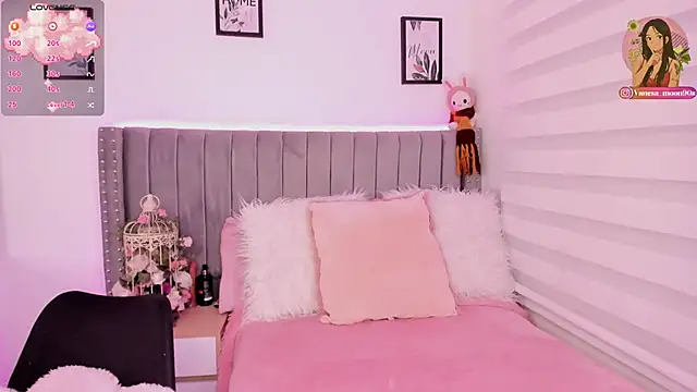 Snapshot of vanesa_moon__ chatting on 12-02-25, 12:05 vanesa moon online show from 12-02-25, 12:05