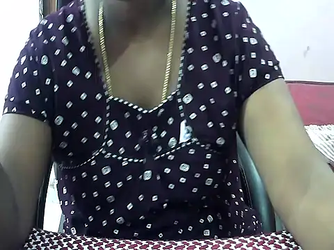 Snapshot of telugu_indhu_0001 chatting on 06-11-26, 05:55 telugu indhu 0001 online show from 06-11-26, 05:55