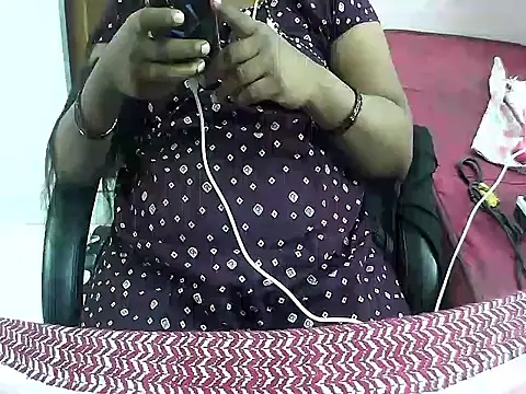 Snapshot of telugu_indhu_0001 chatting on 07-10-26, 06:07 telugu indhu 0001 online show from 07-10-26, 06:07