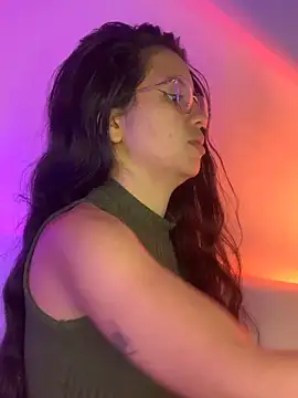 Snapshot of Rosita_forever_ chatting on 01-31-25, 04:25 Rosita forever online show from 01-31-25, 04:25