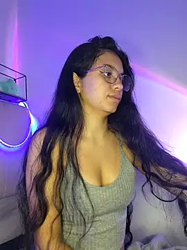 Snapshot of Rosita_forever_ chatting on 02-28-25, 06:54 Rosita forever online show from 02-28-25, 06:54