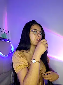 Snapshot of Rosita_forever_ chatting on 03-01-25, 01:07 Rosita forever online show from 03-01-25, 01:07