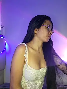 Snapshot of Rosita_forever_ chatting on 03-04-25, 03:48 Rosita forever online show from 03-04-25, 03:48