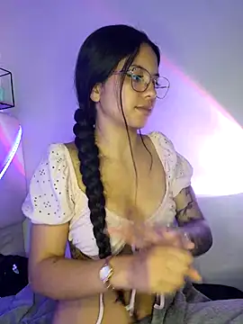 Snapshot of Rosita_forever_ chatting on 03-15-25, 03:27 Rosita forever online show from 03-15-25, 03:27