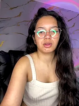 Snapshot of Rosita_forever_ chatting on 10-07-25, 02:47 Rosita forever online show from 10-07-25, 02:47
