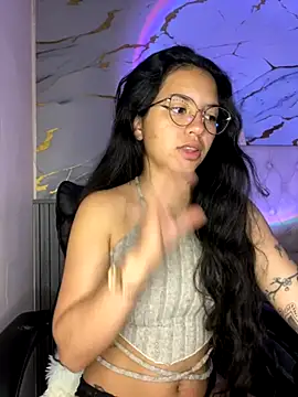 Snapshot of Rosita_forever_ chatting on 10-13-25, 02:06 Rosita forever online show from 10-13-25, 02:06