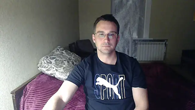 Snapshot of Sanderx chatting on 03-07-25, 10:21 Sanderx online show from 03-07-25, 10:21