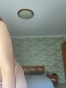 Snapshot of Anna_Desire_ chatting on 12-21-24, 08:07 Anna Desire online show from 12-21-24, 08:07