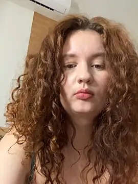 Snapshot of Anna_Desire_ chatting on 12-14-25, 06:01 Anna Desire online show from 12-14-25, 06:01