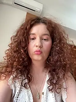 Snapshot of Anna_Desire_ chatting on 03-19-26, 08:29 Anna Desire online show from 03-19-26, 08:29