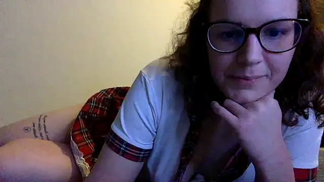 LolaGuess online show from 12-25-24, 09:00