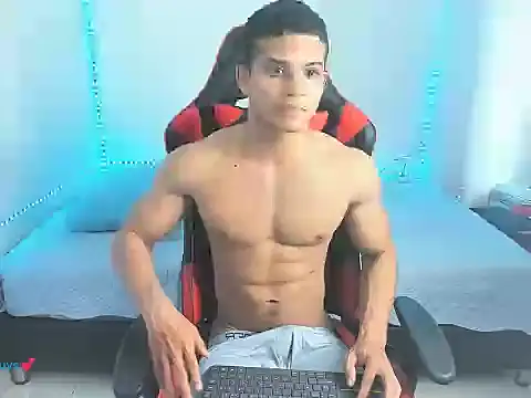 oliver thompsson7 online show from 04-06-26, 07:15