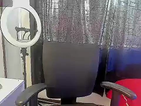 Snapshot of Julieta_love_1 chatting on 02-26-25, 03:08 Julieta love 1 online show from 02-26-25, 03:08