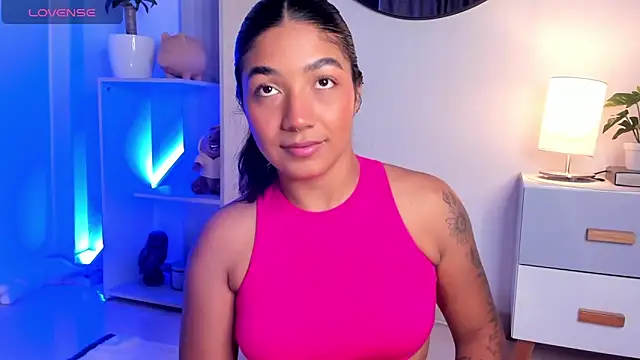 martina roldam online show from 01-22-25, 04:13