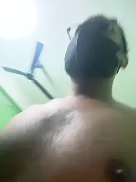 Snapshot of GildanK18 chatting on 09-08-25, 04:39 GildanK18 online show from 09-08-25, 04:39