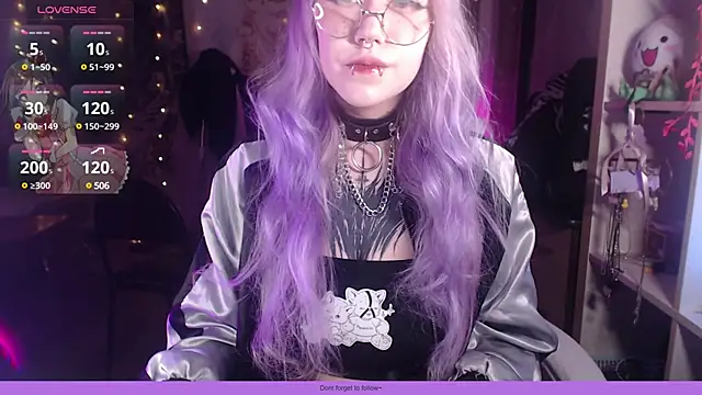 Snapshot of chloe_crystall_killer chatting on 03-18-25, 07:30 chloe crystall killer online show from 03-18-25, 07:30