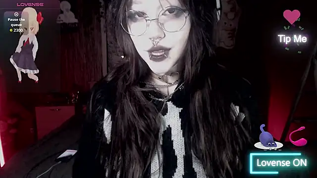 Snapshot of chloe_crystall_killer chatting on 10-18-25, 10:32 chloe crystall killer online show from 10-18-25, 10:32