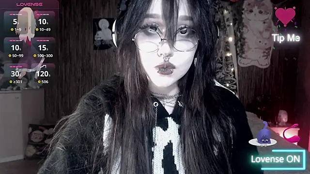 chloe crystall killer online show from 10-25-25, 06:35