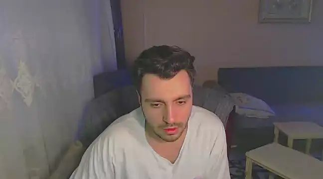 handsomeee04 online show from 02-02-25, 03:39