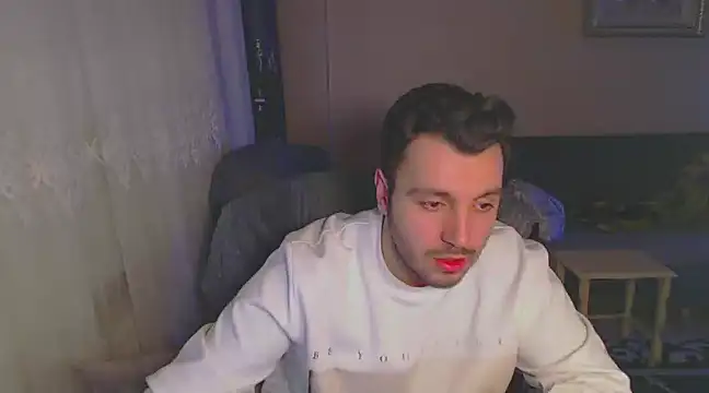 handsomeee04 online show from 02-05-25, 12:20