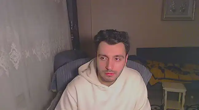 handsomeee04 online show from 02-07-25, 12:20