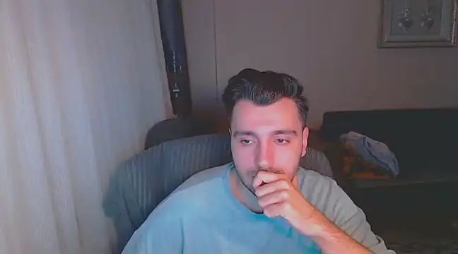 handsomeee04 online show from 03-01-25, 11:37