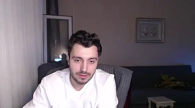 handsomeee04 online show from 03-20-25, 01:24