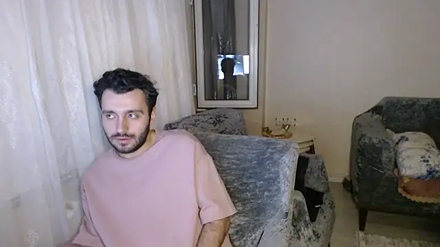 handsomeee04 online show from 06-10-26, 01:39