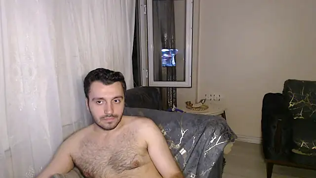 handsomeee04 online show from 07-17-26, 12:06