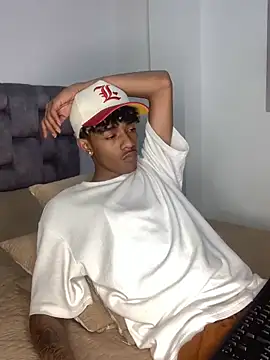 Boy cock18 online show from 01-25-25, 07:28