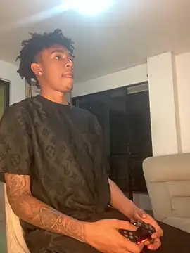 Boy cock18 online show from 09-12-25, 06:46