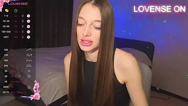 Snapshot of Cherry_air chatting on 11-08-25, 01:17 Cherry air online show from 11-08-25, 01:17