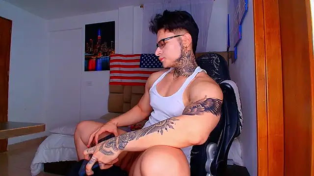 Snapshot of DennisWalkerr chatting on 12-03-25, 10:41 DennisWalkerr online show from 12-03-25, 10:41