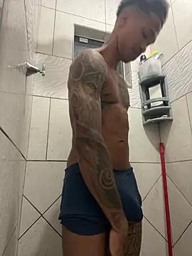 Snapshot of Muzao chatting on 03-18-26, 03:42 Muzao online show from 03-18-26, 03:42