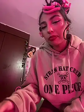 lauuraww online show from 03-05-25, 02:46