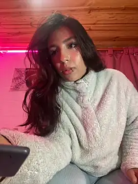 lauuraww online show from 09-30-25, 02:11