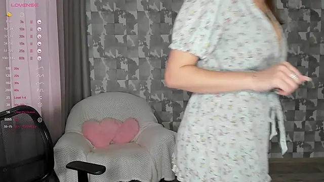 Snapshot of Lovely_Lure chatting on 03-06-25, 05:35 Lovely Lure online show from 03-06-25, 05:35