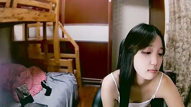 Snapshot of lulu-2002 chatting on 12-31-24, 07:18 lulu-2002 online show from 12-31-24, 07:18