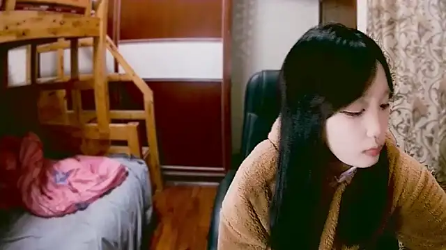 Snapshot of lulu-2002 chatting on 01-02-25, 01:19 lulu-2002 online show from 01-02-25, 01:19