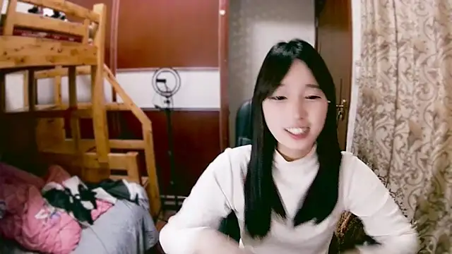 Snapshot of lulu-2002 chatting on 01-05-25, 10:10 lulu-2002 online show from 01-05-25, 10:10