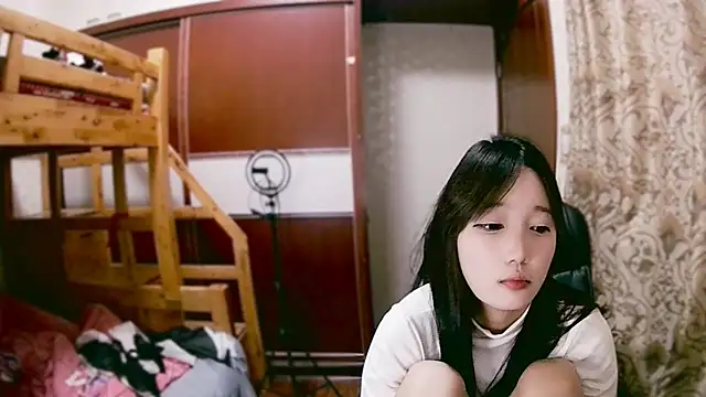 Snapshot of lulu-2002 chatting on 01-05-25, 01:15 lulu-2002 online show from 01-05-25, 01:15