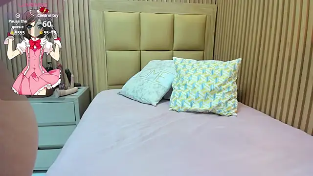 Snapshot of LOLAMAXI chatting on 10-20-25, 03:18 LOLAMAXI online show from 10-20-25, 03:18