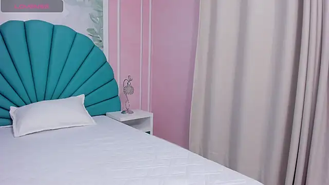 Snapshot of Daphne_Fox_ chatting on 02-23-25, 02:29 Daphne Fox online show from 02-23-25, 02:29