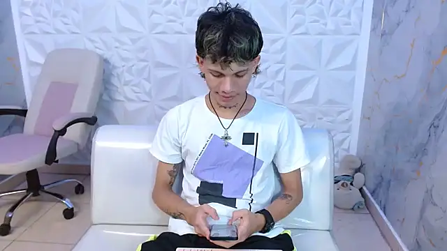 andy dan18 online show from 04-07-26, 08:09