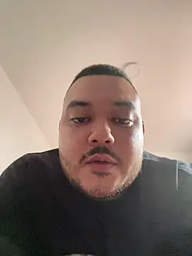 Snapshot of El_Titan1998 chatting on 01-05-25, 05:51 El Titan1998 online show from 01-05-25, 05:51