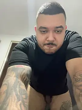 Snapshot of El_Titan1998 chatting on 01-05-25, 10:08 El Titan1998 online show from 01-05-25, 10:08