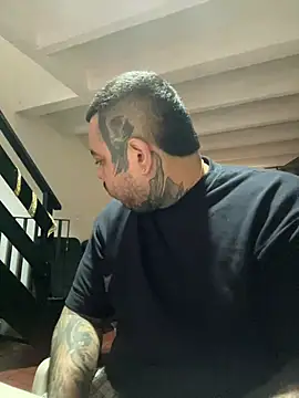 Snapshot of El_Titan1998 chatting on 01-23-25, 03:01 El Titan1998 online show from 01-23-25, 03:01